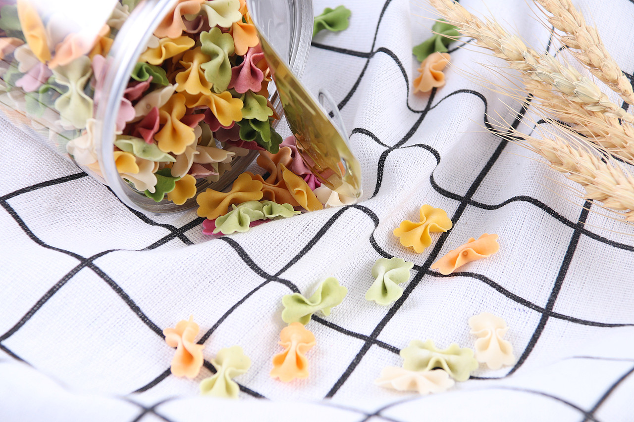 B06粮油米面\C05-米面杂粮\V62彩色蝴蝶面