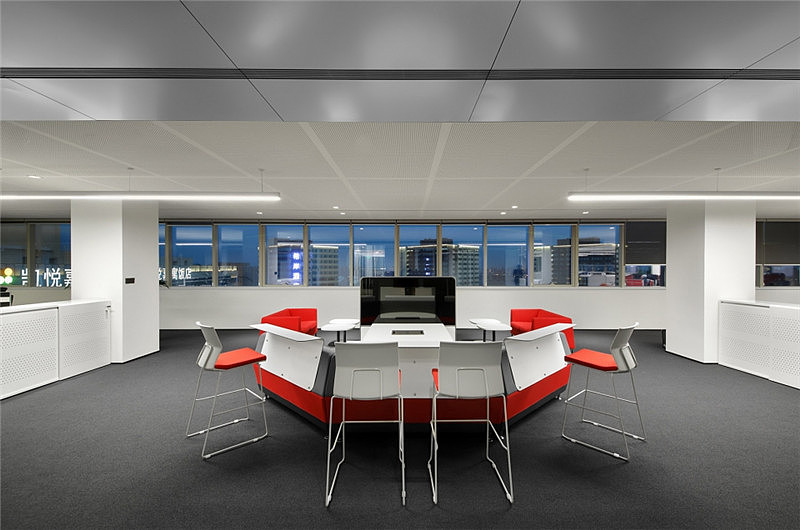 集团办公楼办公区装修效果图