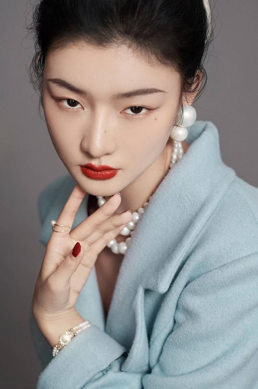 这模特距离感太强了