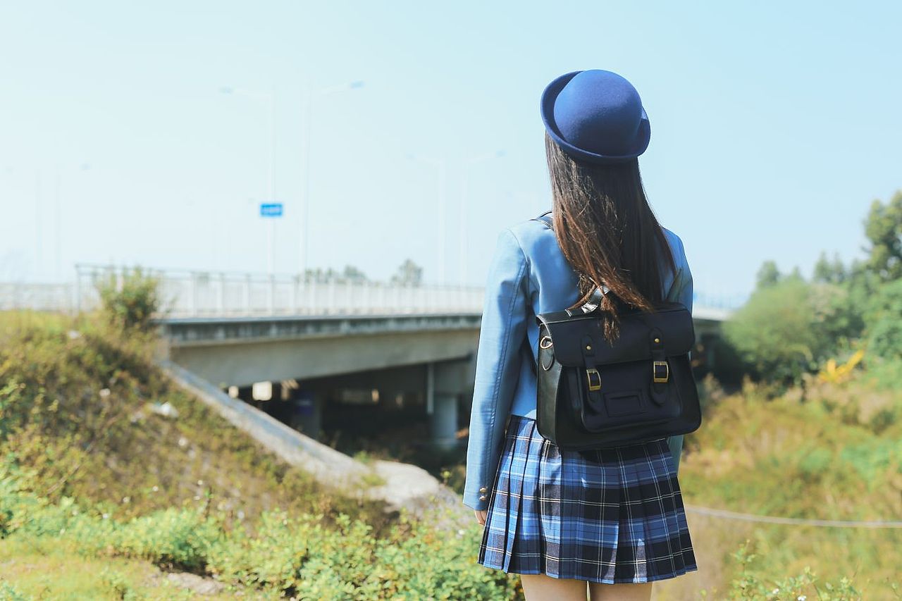 公路jk（图ZMzI1MTA5MTky） - 人像摄影 - 站酷设计师聪默原创素材 - 站酷ZCOOL