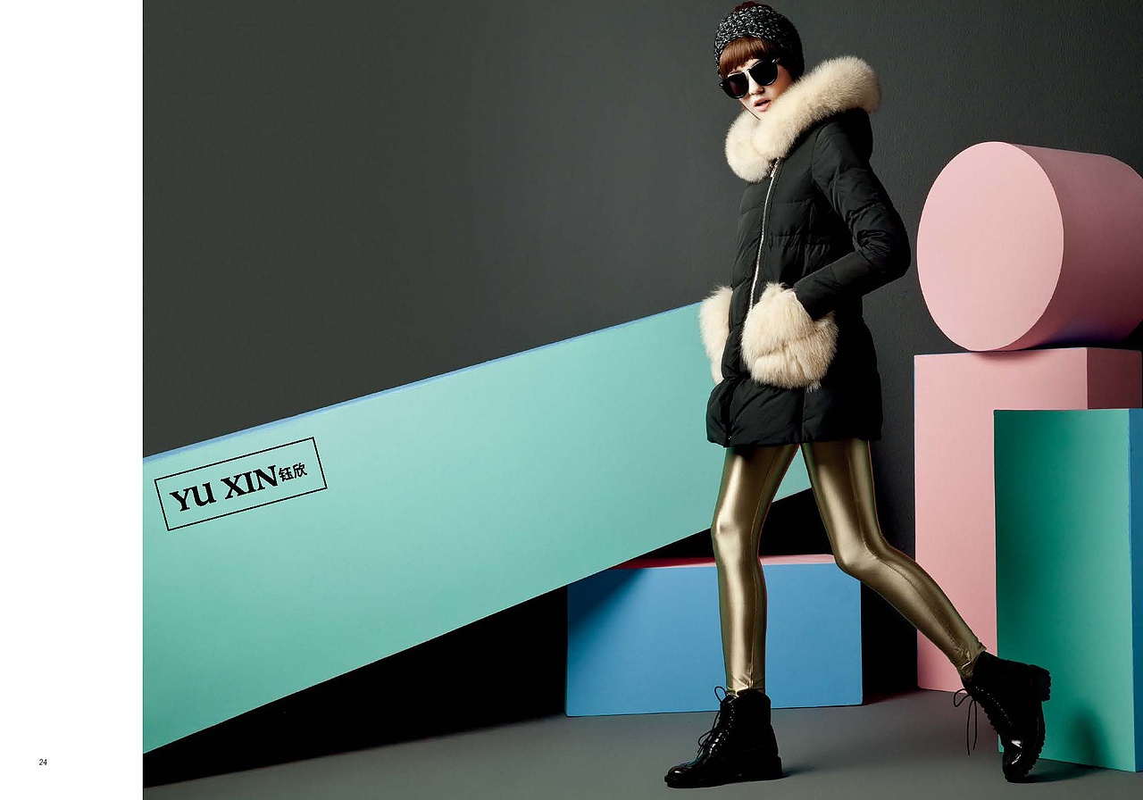 女装羽绒服品牌样宣