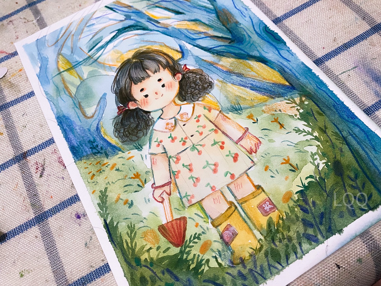 去山里摘蘑菇的小可爱!