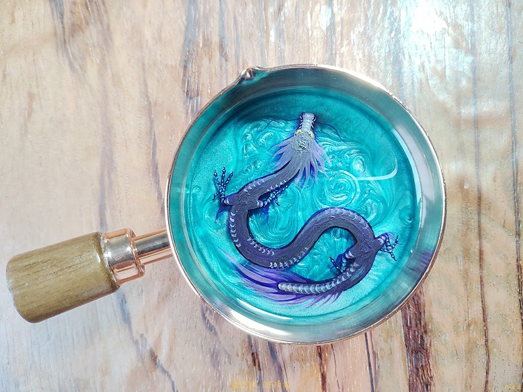 一小锅紫神龙 琥珀绘