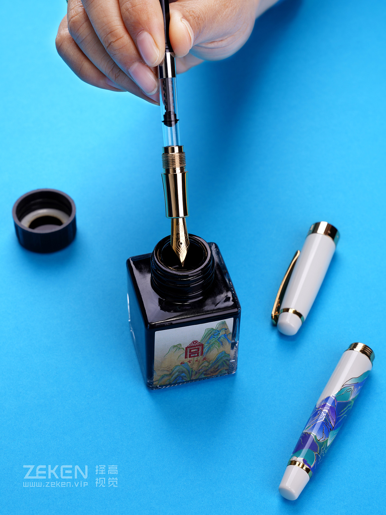 钢笔 ✒️ 故宫文创类产品拍摄（图ZMjMwNTU1NTY0） - 产品摄影 - 站酷设计师择高摄影原创素材 - 站酷ZCOOL