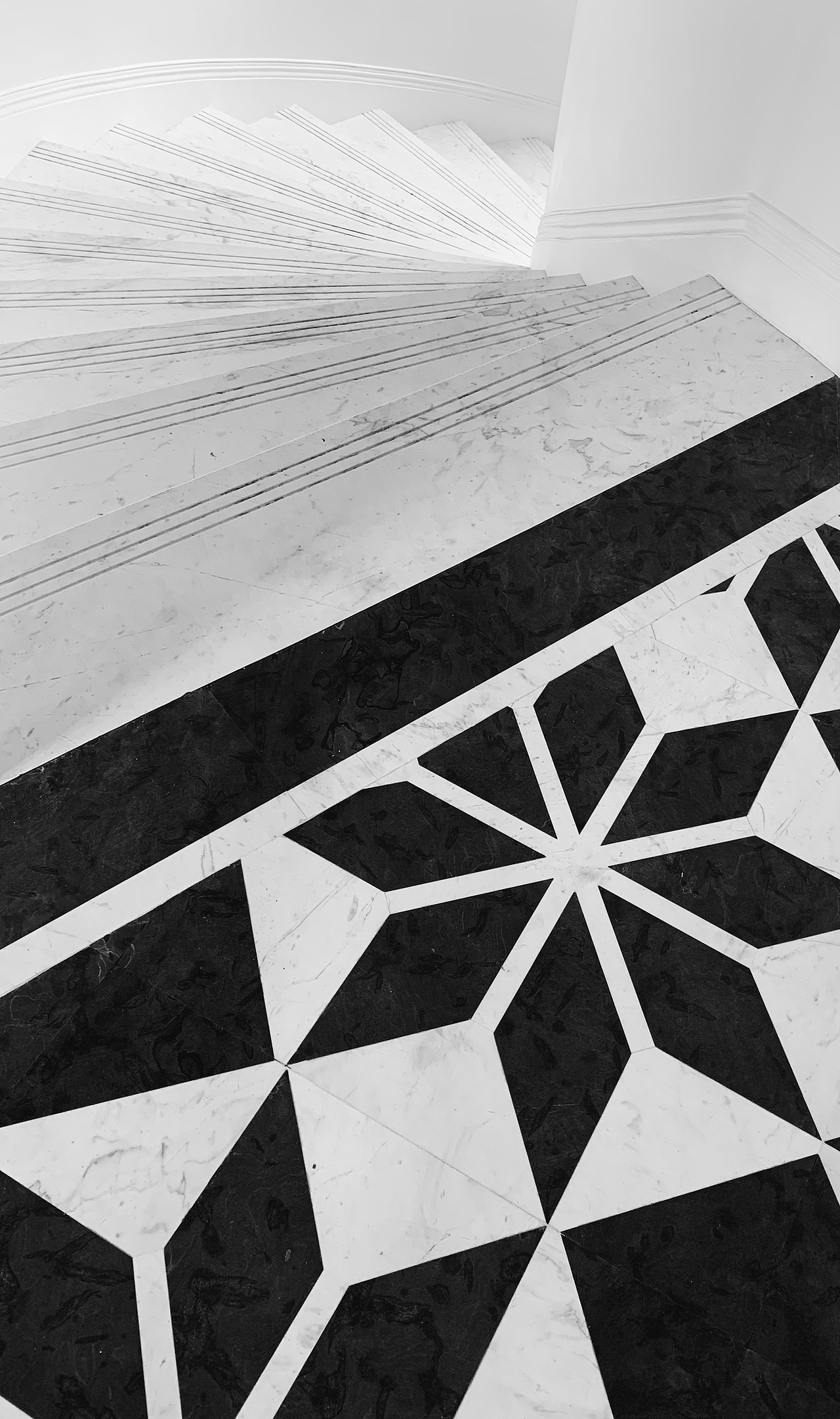 古典奢华与现代文明相结合的办公空间