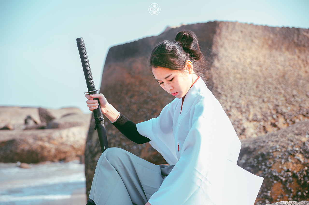 【东海女剑士】