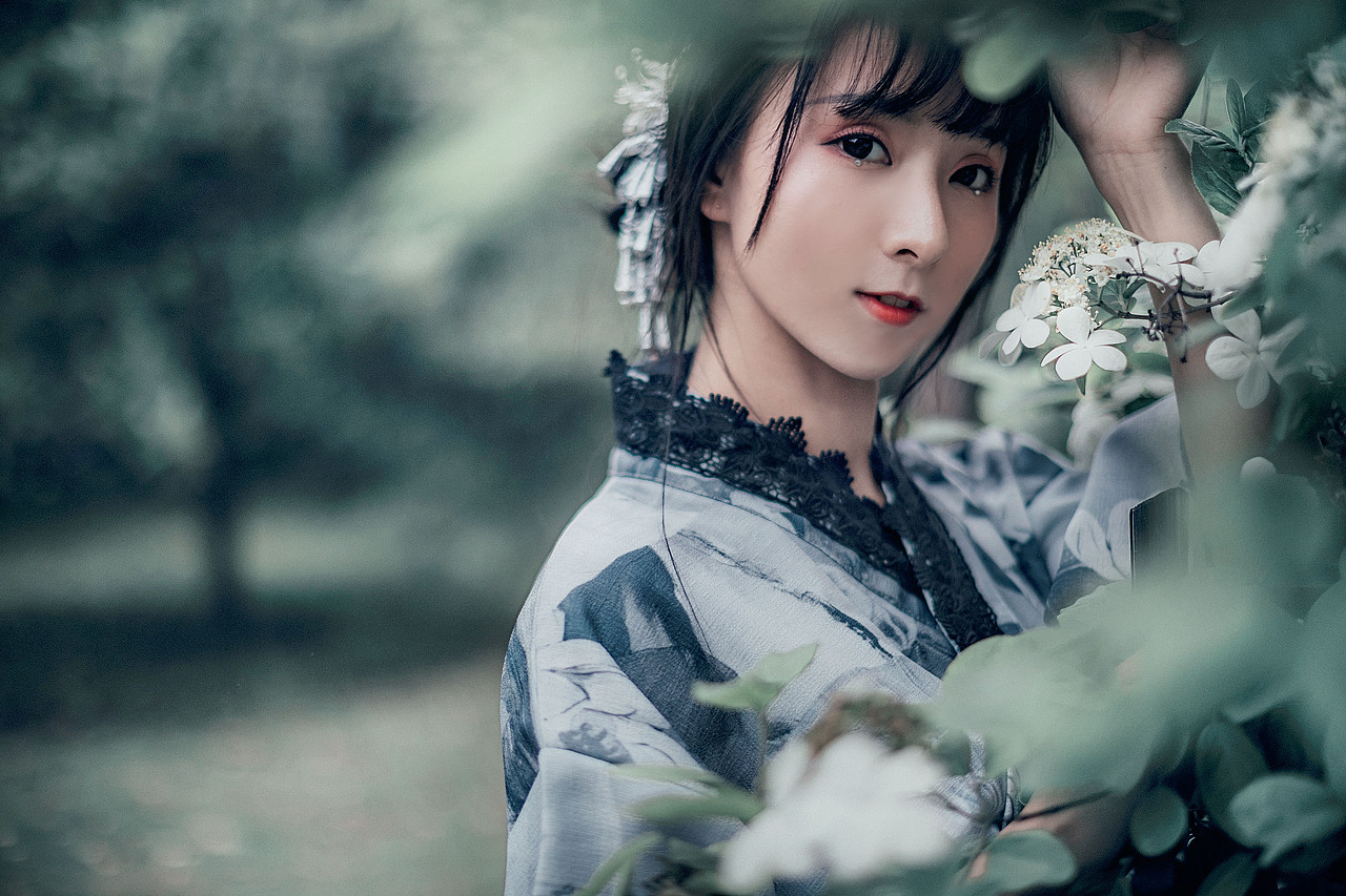 和服 绣球花 （第一次来站酷玩，嘿嘿）（图ZMTEzMDMzMTIw） - 人像摄影 - 站酷设计师李子木LZM原创素材 - 站酷ZCOOL