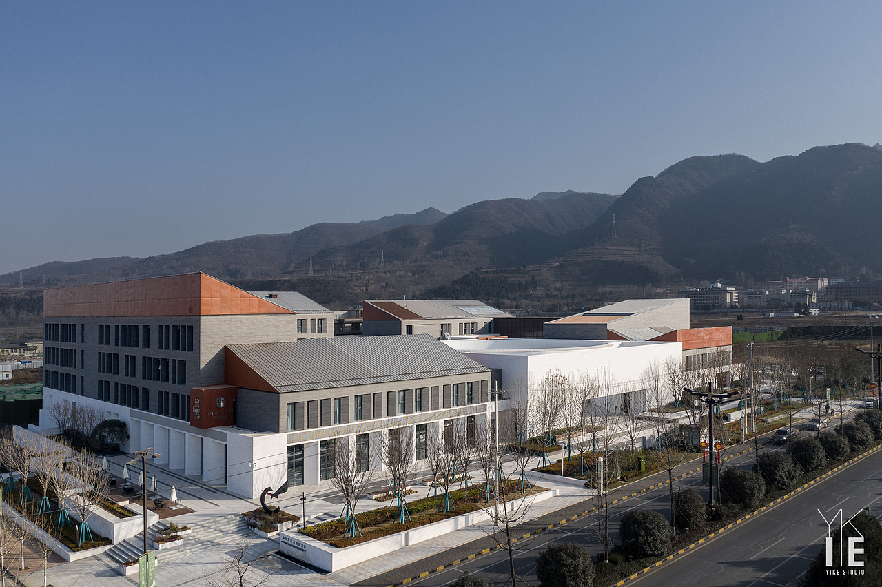 中南無山居 | 太白山下地标建筑的重构