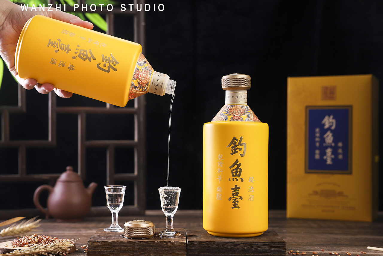 钓鱼台 臻选酒（酱香白酒拍摄）（图ZMjczNzI0NDEy） - 产品摄影 - 站酷设计师宛芝视觉原创素材 - 站酷ZCOOL