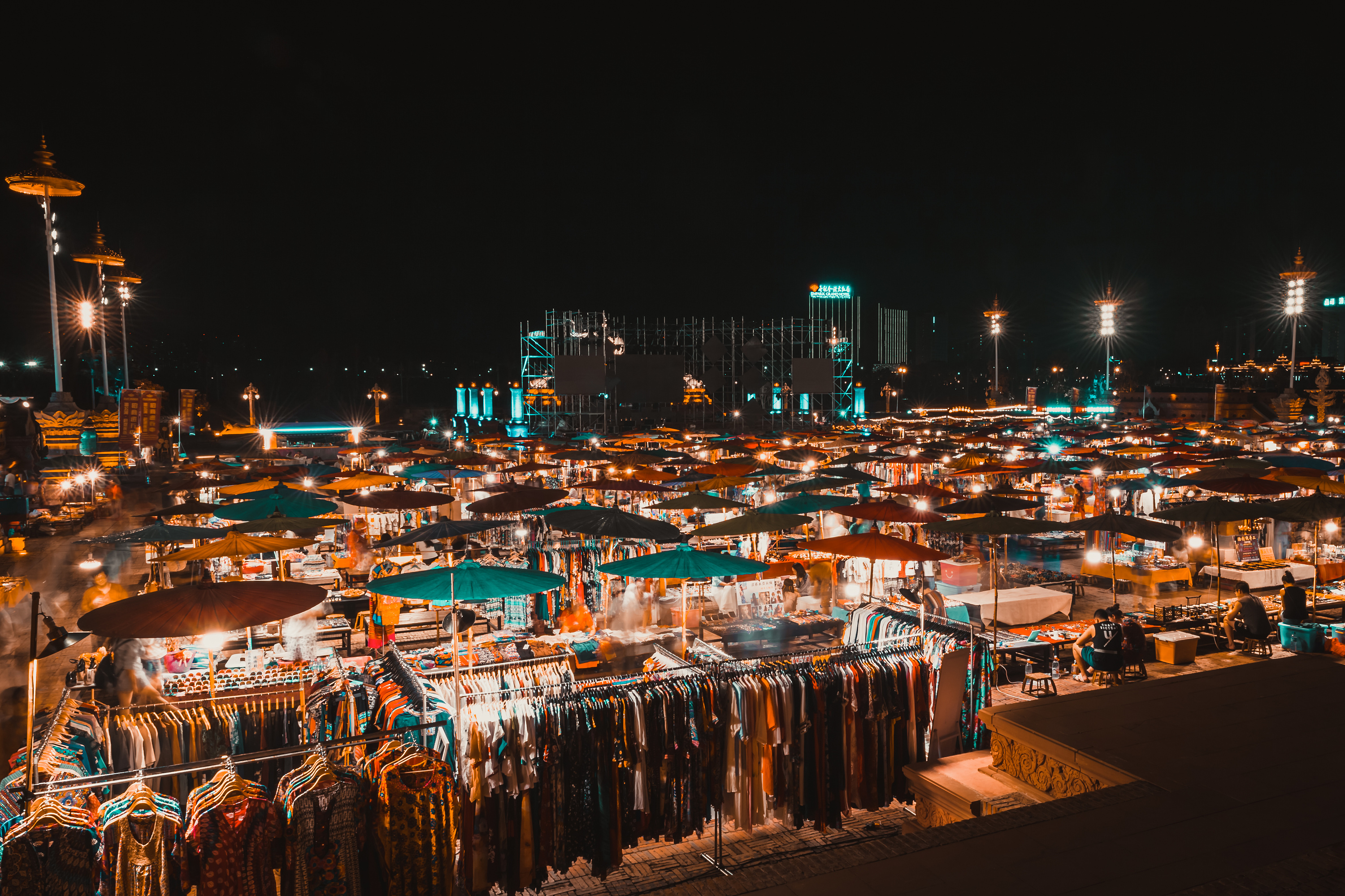 西双版纳的夜市街