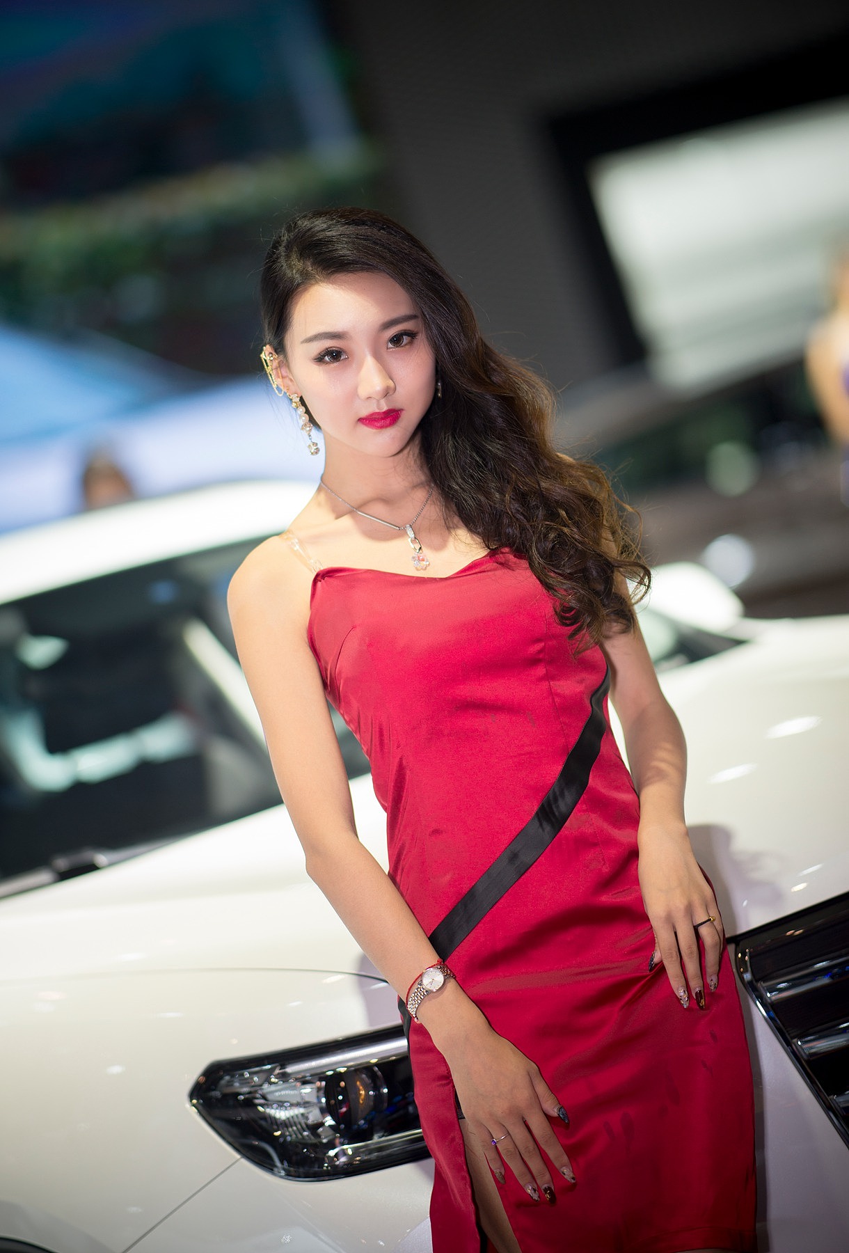 难得拍一次车展的美女们