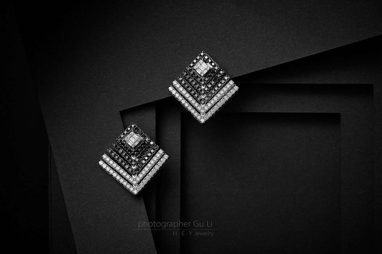 一组暗调的珠宝拍摄（图ZMTQyOTk4ODQ0） - 产品摄影 - 站酷设计师摄影师古力原创素材 - 站酷ZCOOL