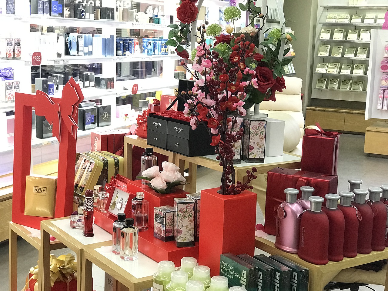 香水新年堆头陈列