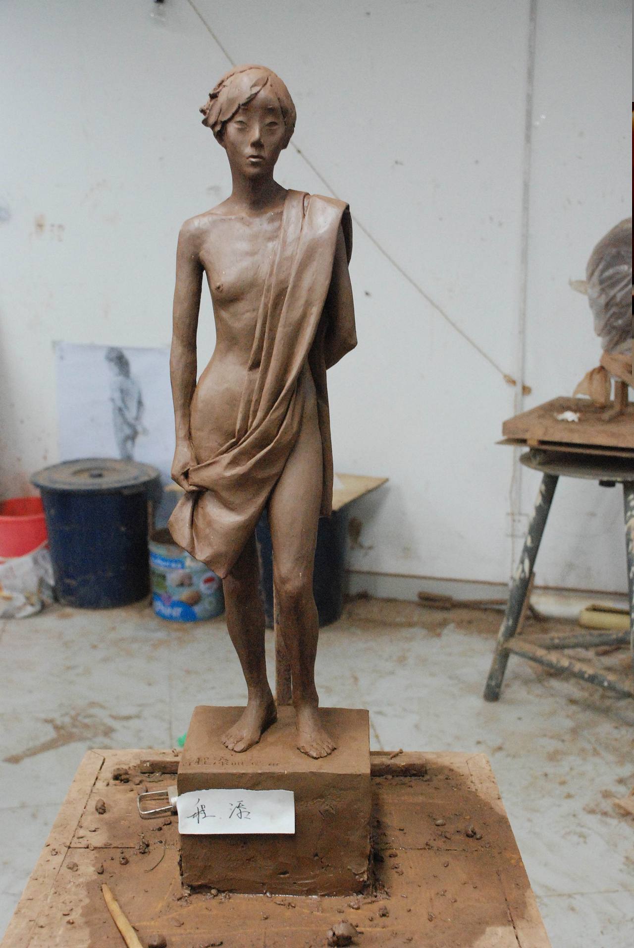 大二人体挂布写生