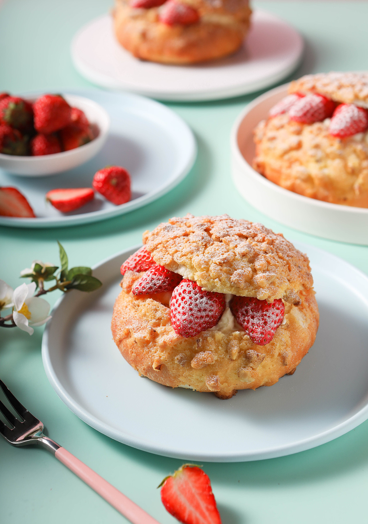 草莓泡芙 春天总是很短暂,属于草莓的季节|摄影|产品摄影|昕锐视觉