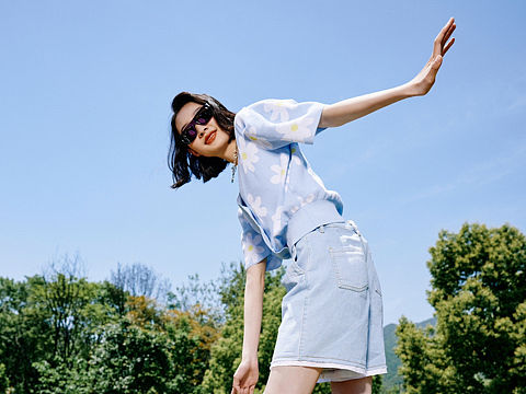 卓婷 For TOOMANYSHOES