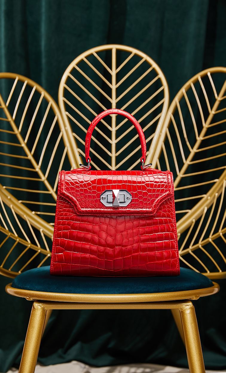 鳄鱼皮女包场景