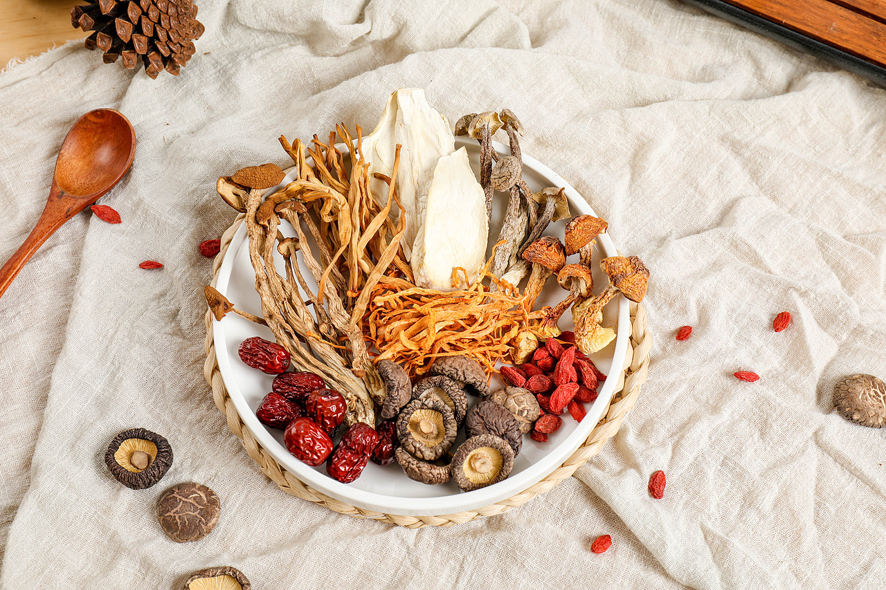 菌菇汤包菌菇汤摄影