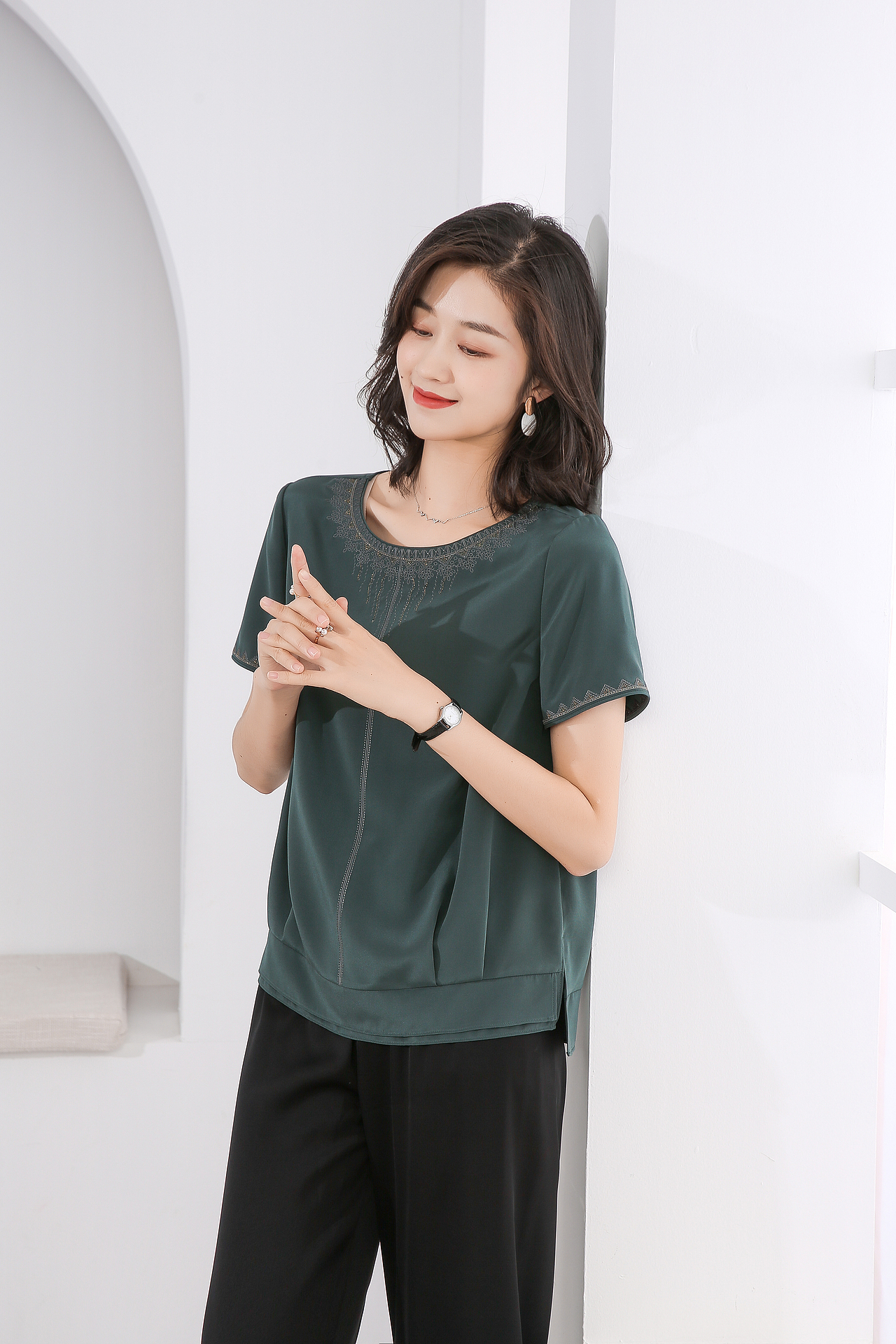 和蔼可亲的模特儿（图ZMzA4MTM5MDI0） - 人像摄影 - 站酷设计师别花里胡哨原创素材 - 站酷ZCOOL