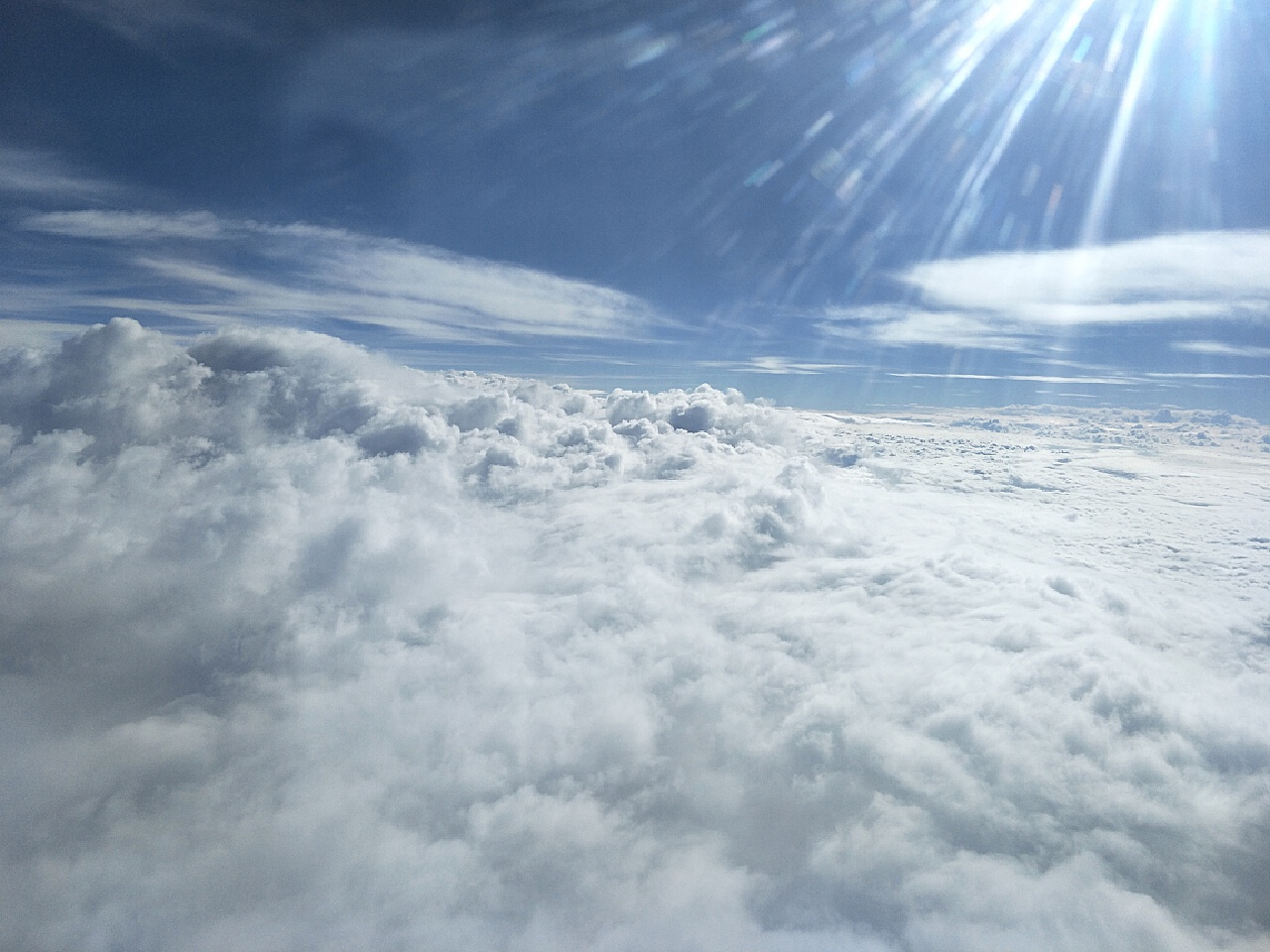 云层旋涡背景图片-云层旋涡背景素材图片-千库网
