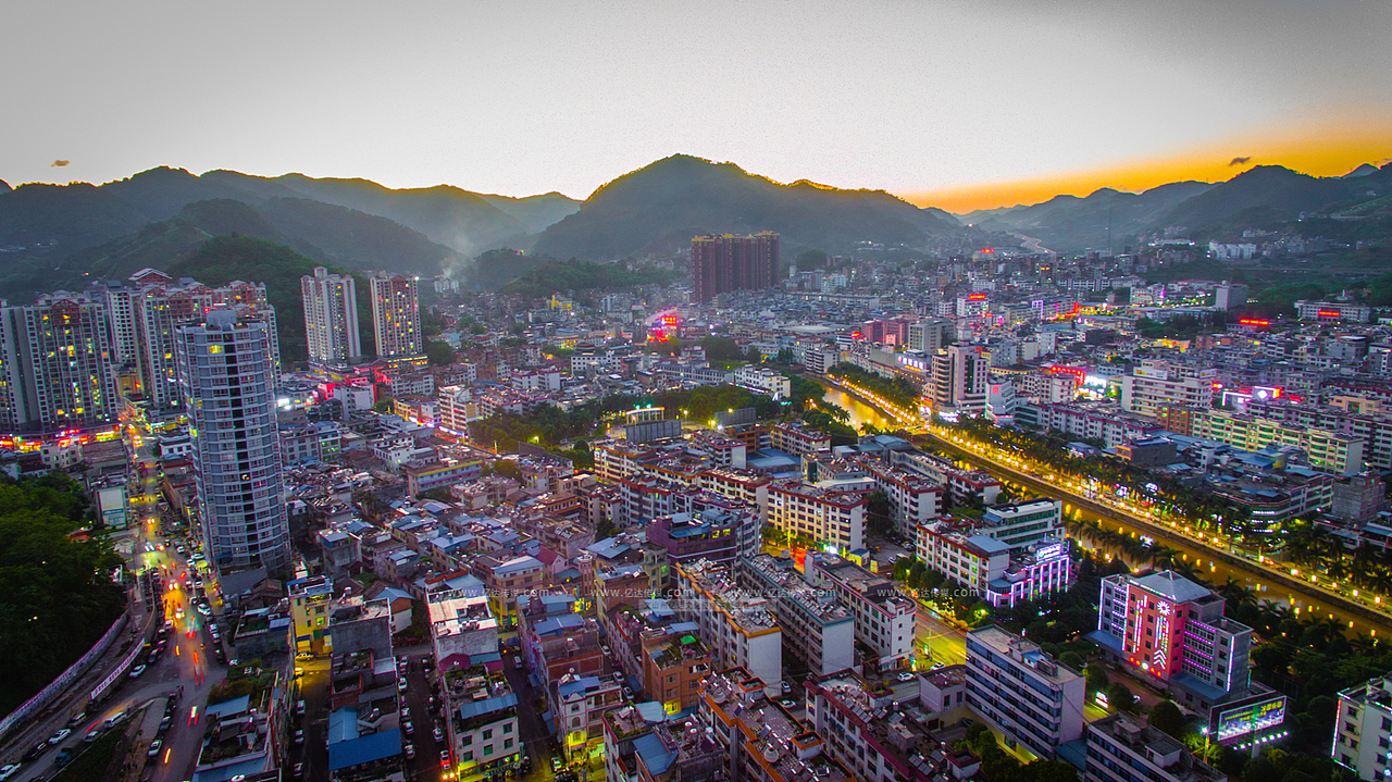 2017富宁消防海报拍摄原图文山州亿达文化传媒