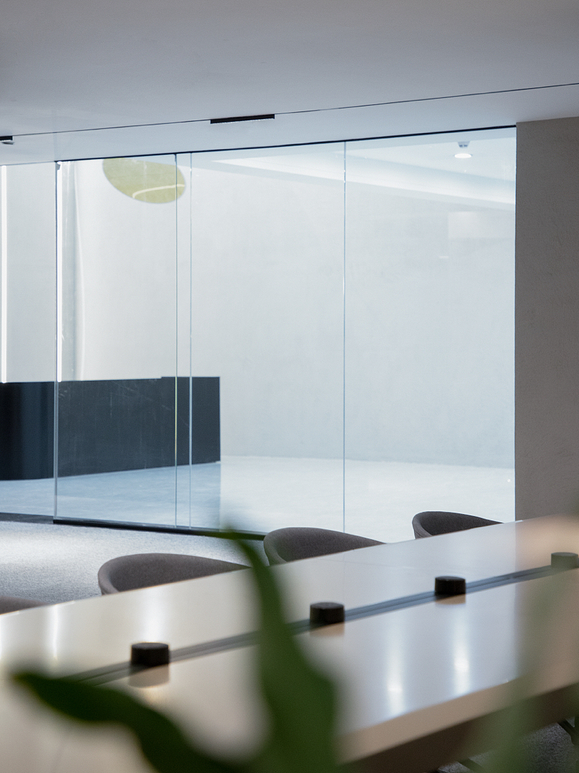 办公室设计裸顶一定就走工业风?包豪斯了解一下