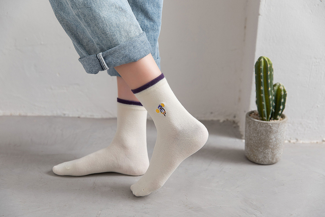 2019秋冬女袜INS风刺绣袜子日系