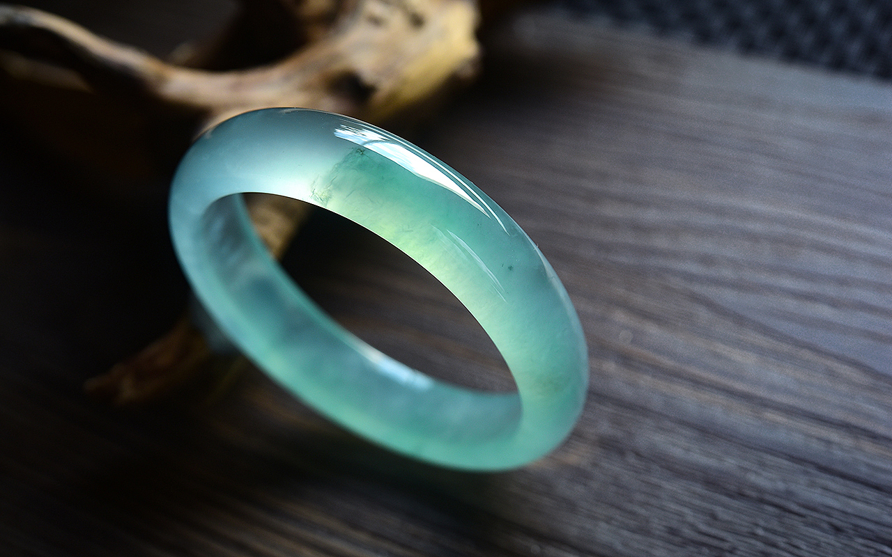 收藏级高冰翡翠手镯（图ZOTcyMzUyOTY=） - 产品摄影 - 站酷设计师000000张原创素材 - 站酷ZCOOL