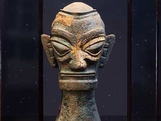 三星堆_青铜人像