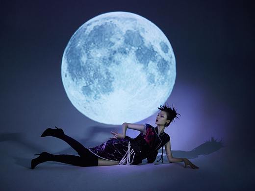 MIDO STUDIO | 月亮盈亏轮转，镶嵌夜空边框