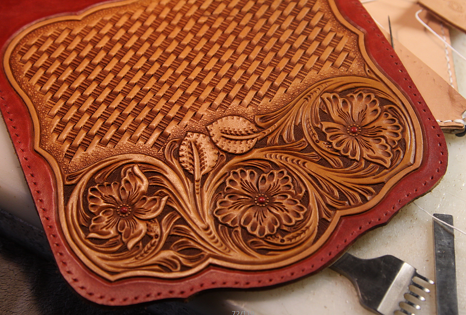 匠心——手工皮具 女款手包 手工包是如何诞生的（图ZMjM4MDY4MzY=） - 工艺品设计 - 站酷设计师皮雕达人原创素材 - 站酷ZCOOL
