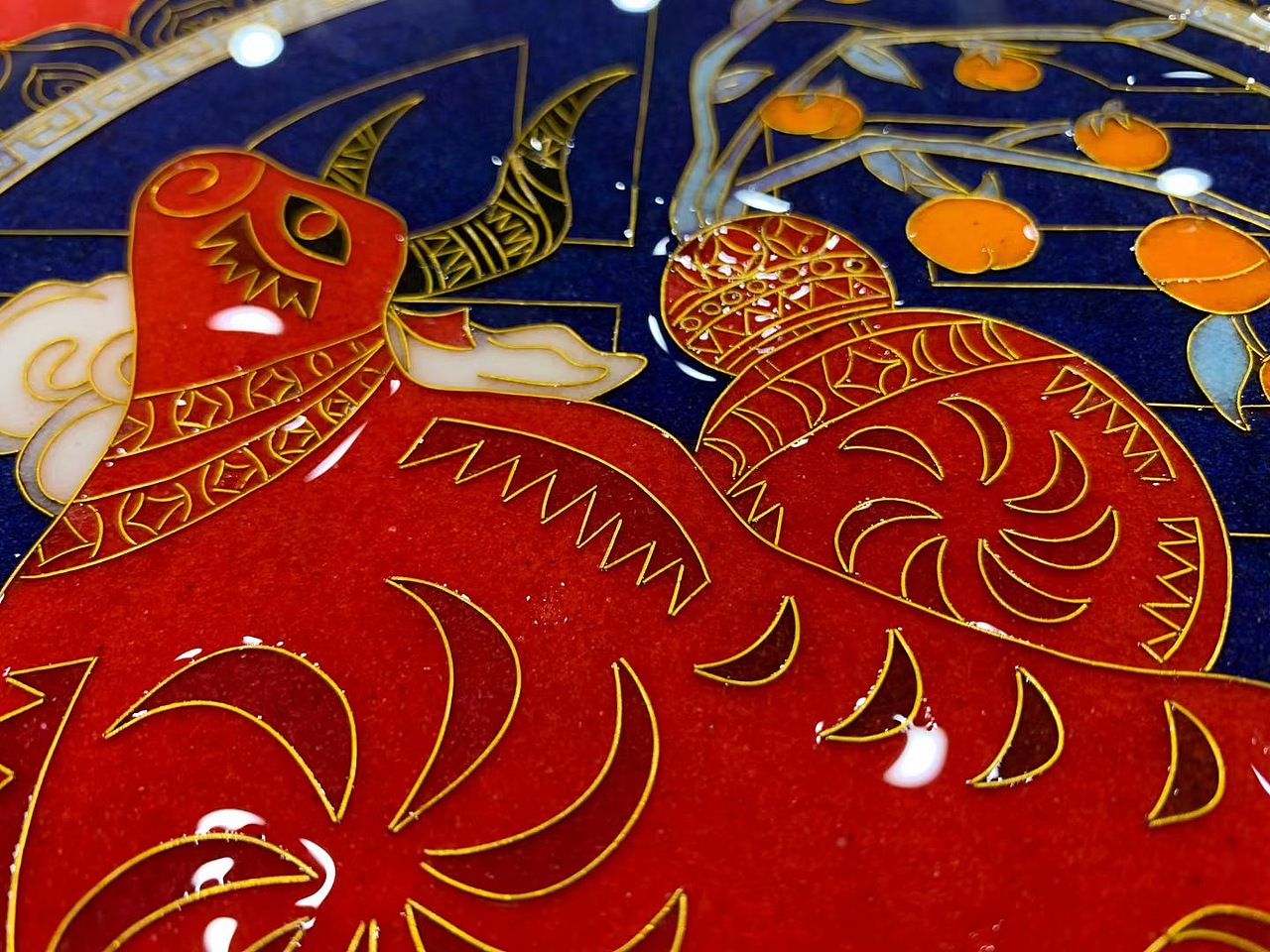 牛转乾坤-珐琅画