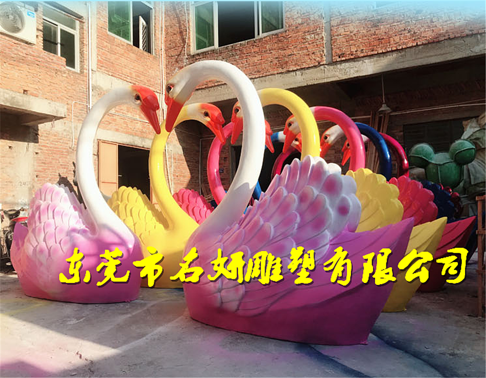 能大大的提升整个环境的玻璃钢白天鹅雕塑艺术欣赏品味