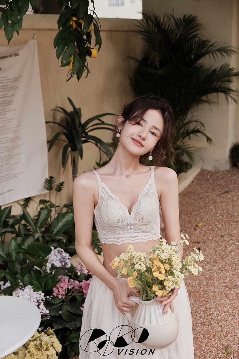 内衣拍摄少女内衣