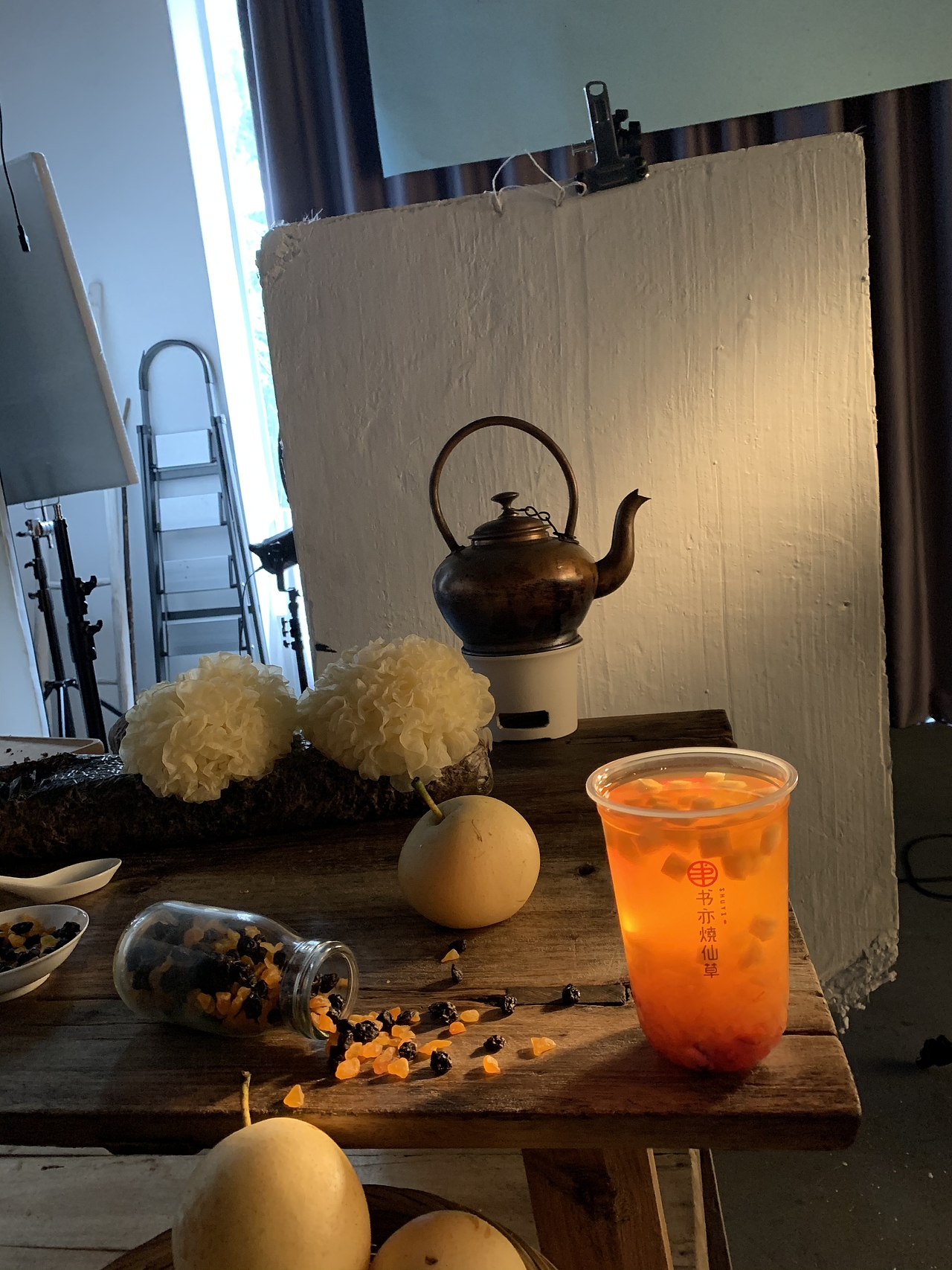 小吊梨汤宣传图｜书亦烧仙草（图ZMjc0NDg4NTg0） - 美食摄影 - 站酷设计师贰佰肆拾玖点玖原创素材 - 站酷ZCOOL