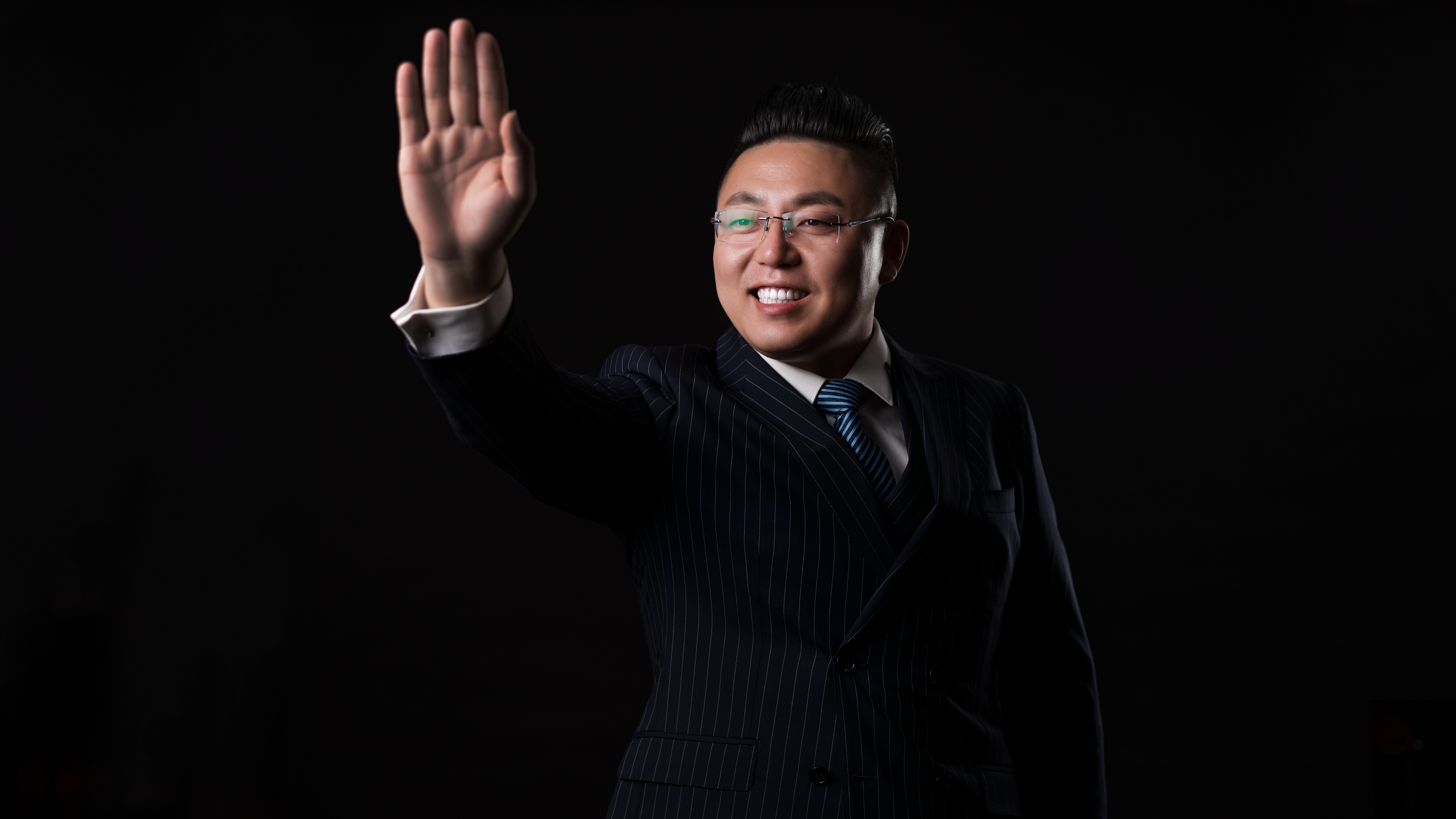 领导的装逼照|摄影|人像摄影|瓶装火箭 - 原创作品 - 站酷 (zcool)