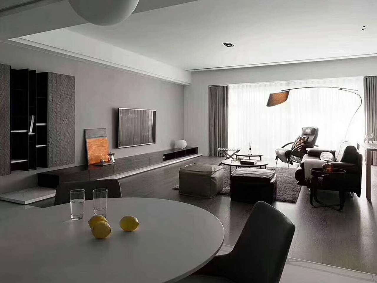 黑白灰中浓浓的温暖