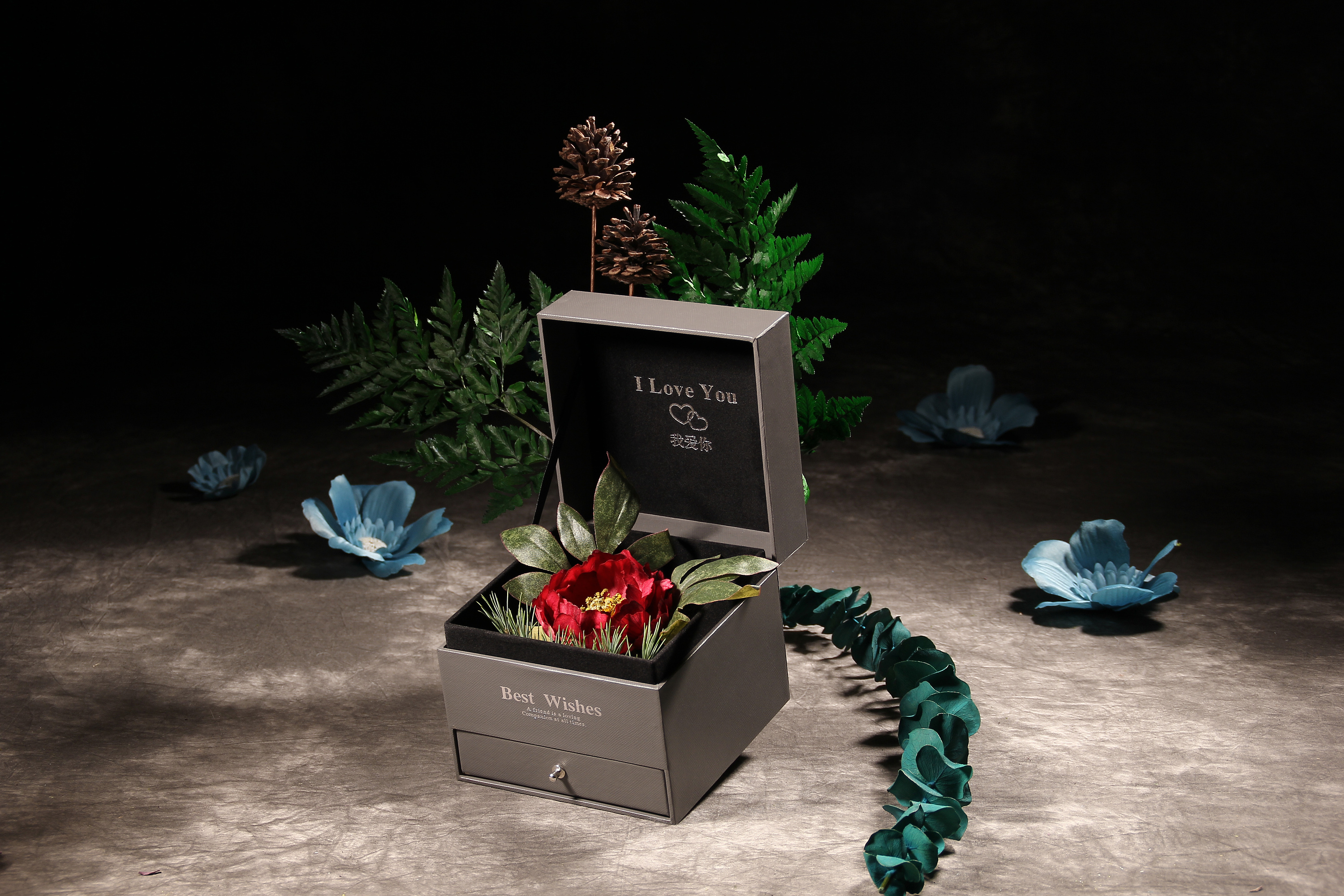 复古花盒 产品静物摄影 暗调 花与盒 简约唯美白色浪漫