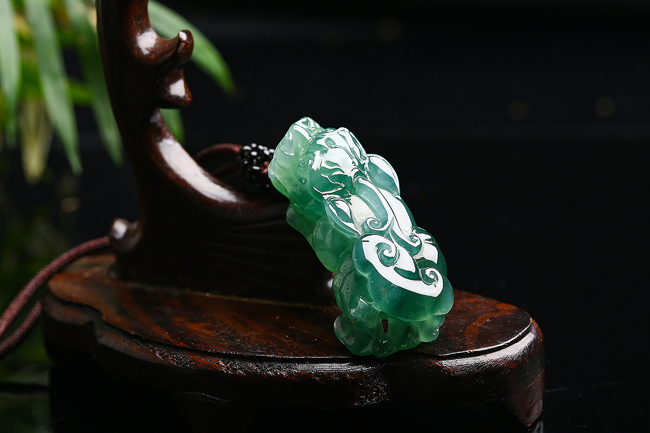 翡翠貔貅（图ZMTA2MzI5NTg4） - 产品摄影 - 站酷设计师000000张原创素材 - 站酷ZCOOL