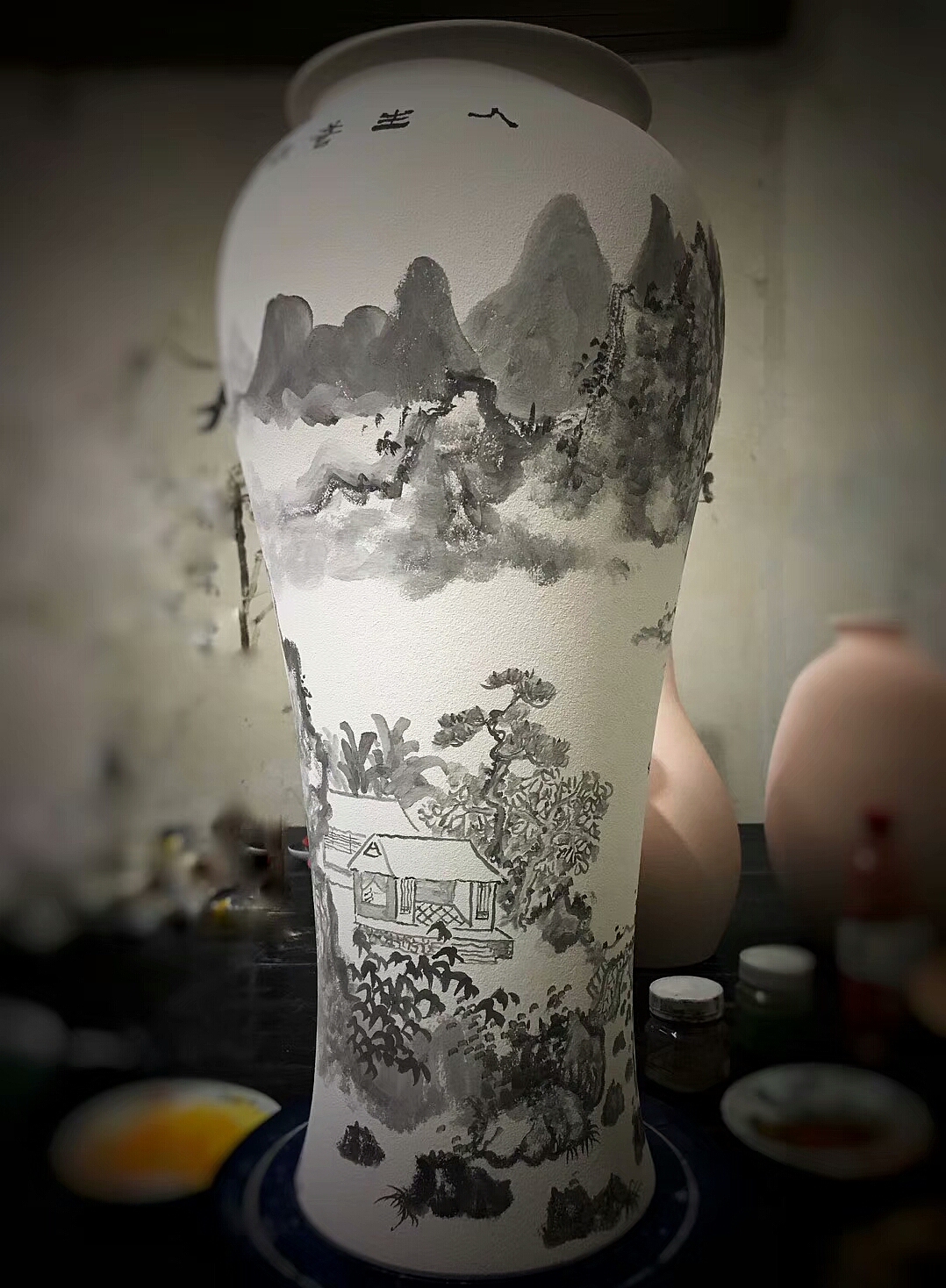 索雨红山水画瓷作品