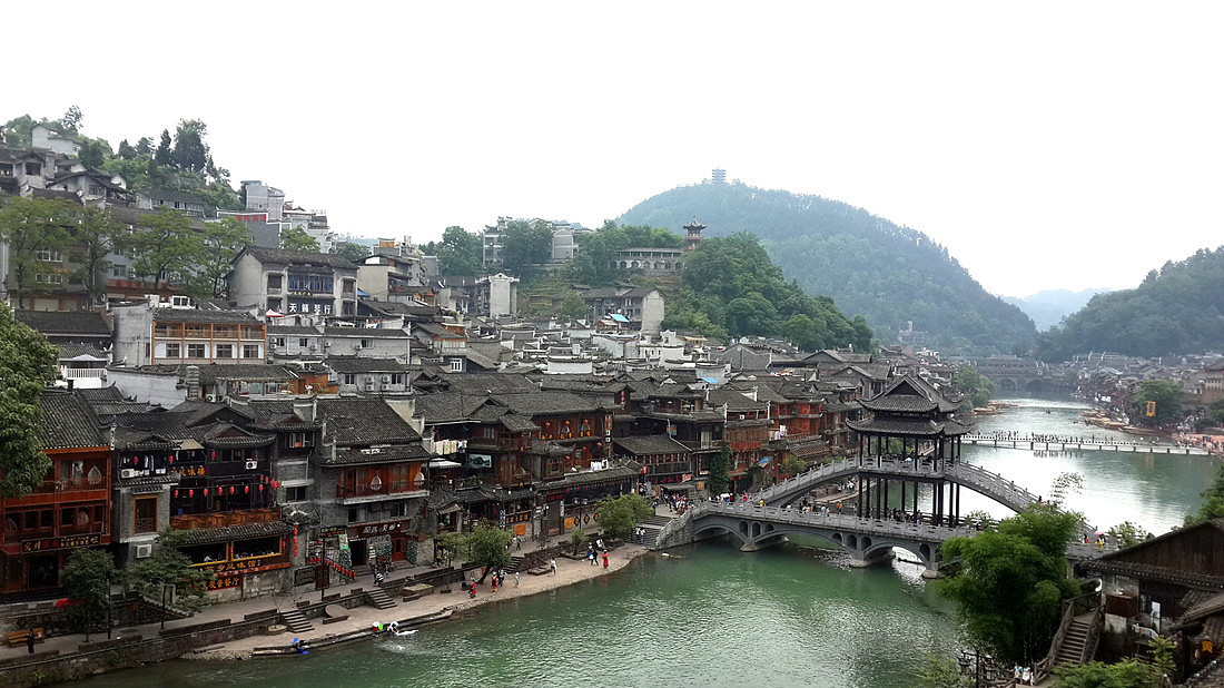 凤凰,景色还是不错的,特别是夜景