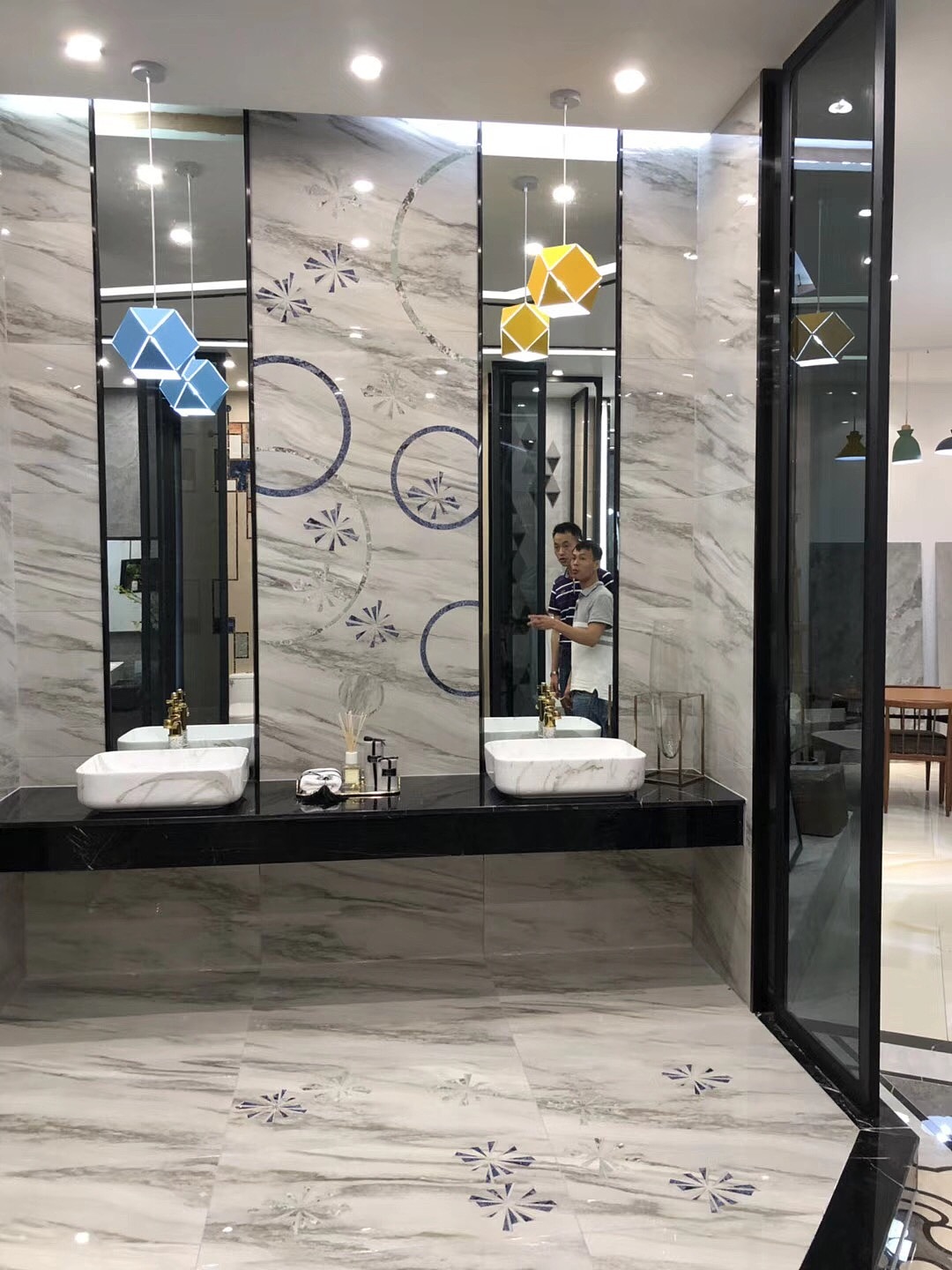 郎玛瓷砖万家丽店 瓷砖门店实景摄影