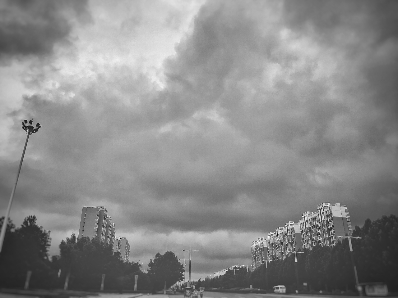 前几天黑云压城的家乡