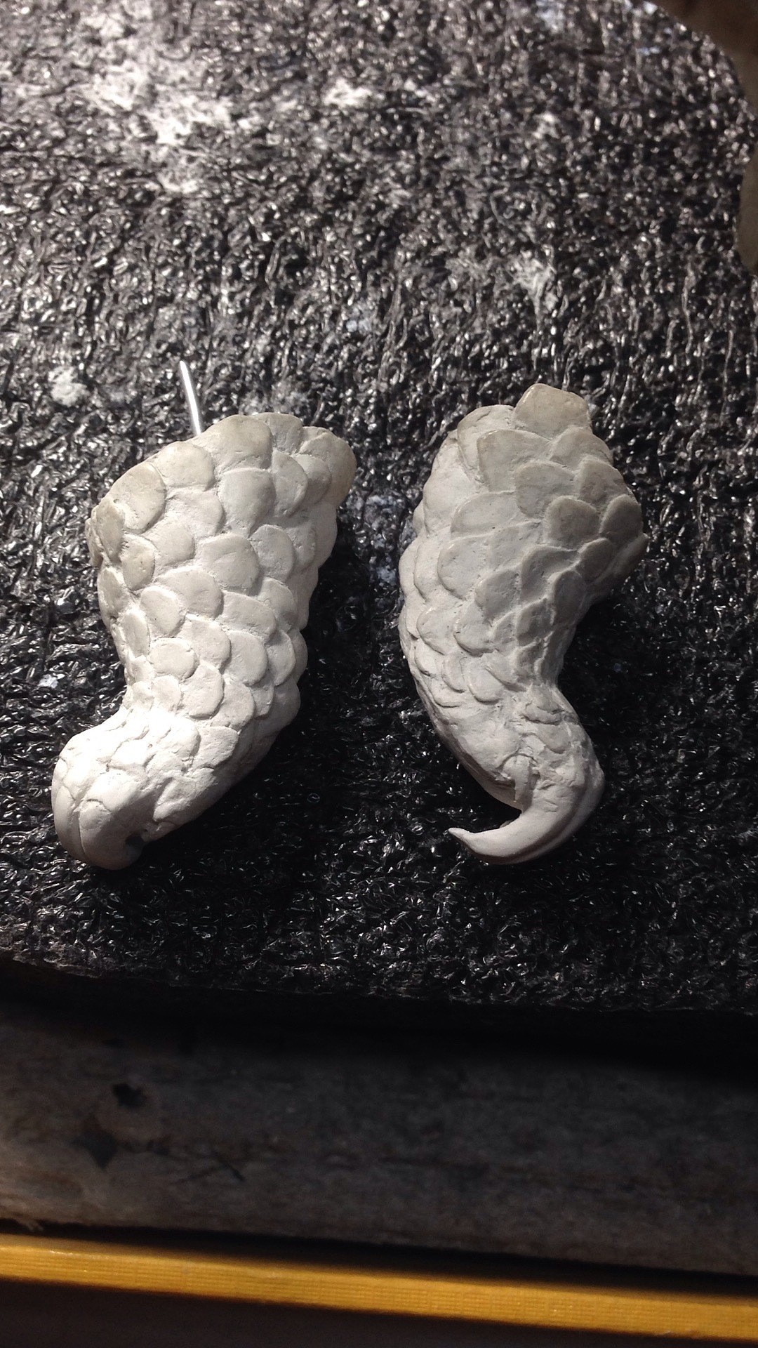 穿山甲母子雕像