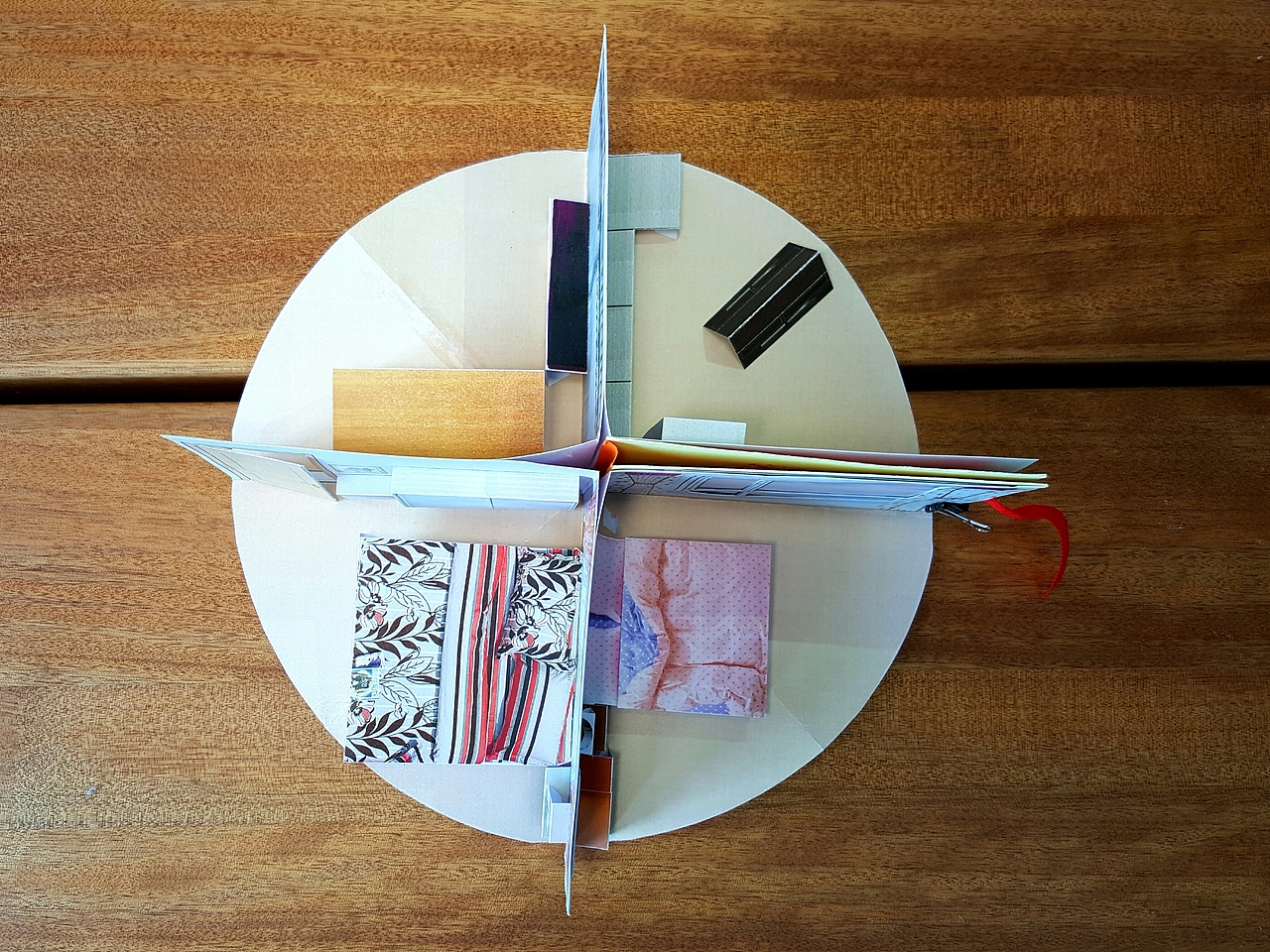 sweet home 旋转木马立体书