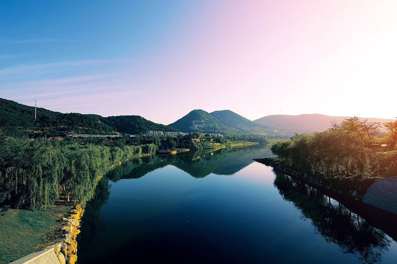 清晨的大桥清晨的西山水库