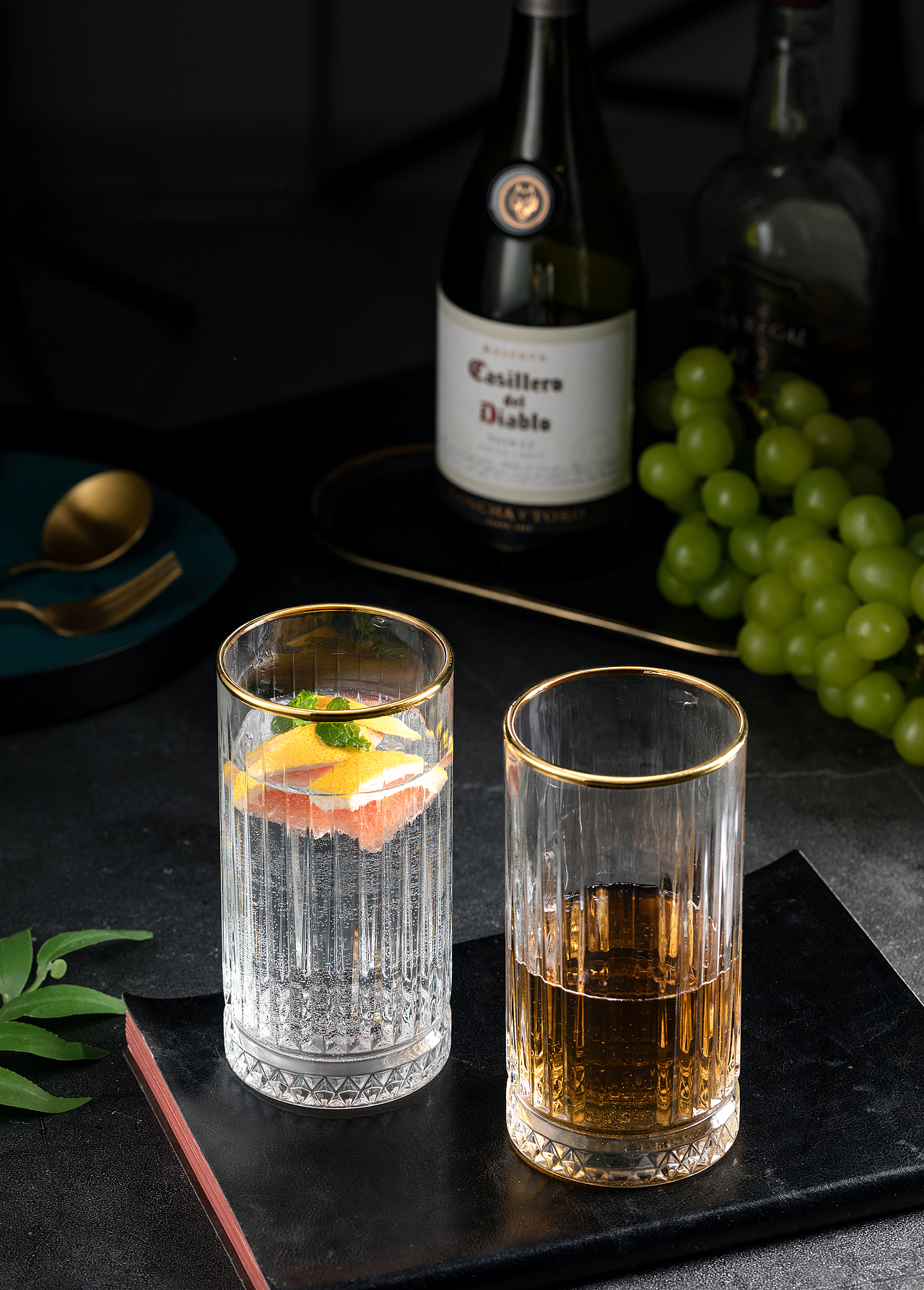 啤酒杯拍摄 水晶竖纹透明玻璃水杯摄影