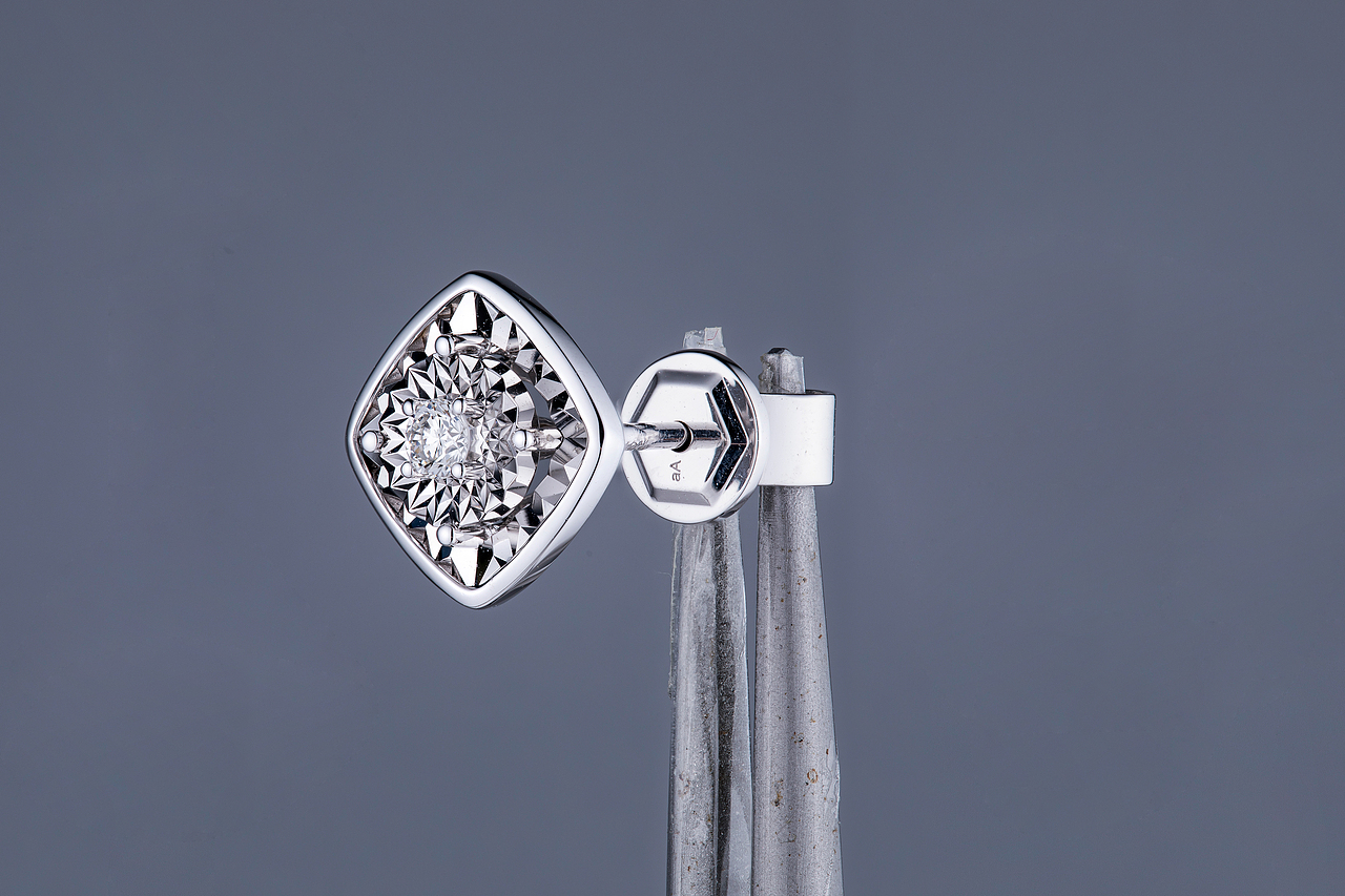 珠宝白底摄影原图