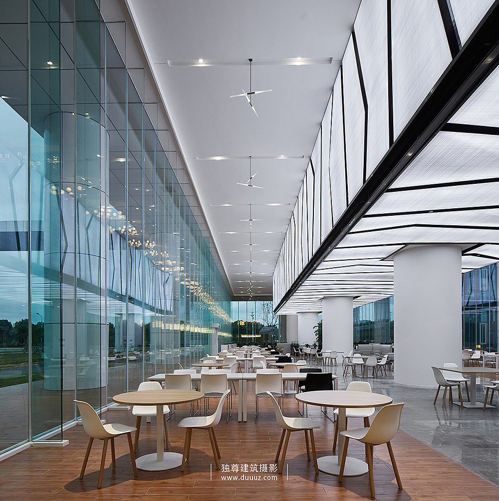 独尊建筑摄影 : 越行,越趣 | 苏州前途汽车办公楼