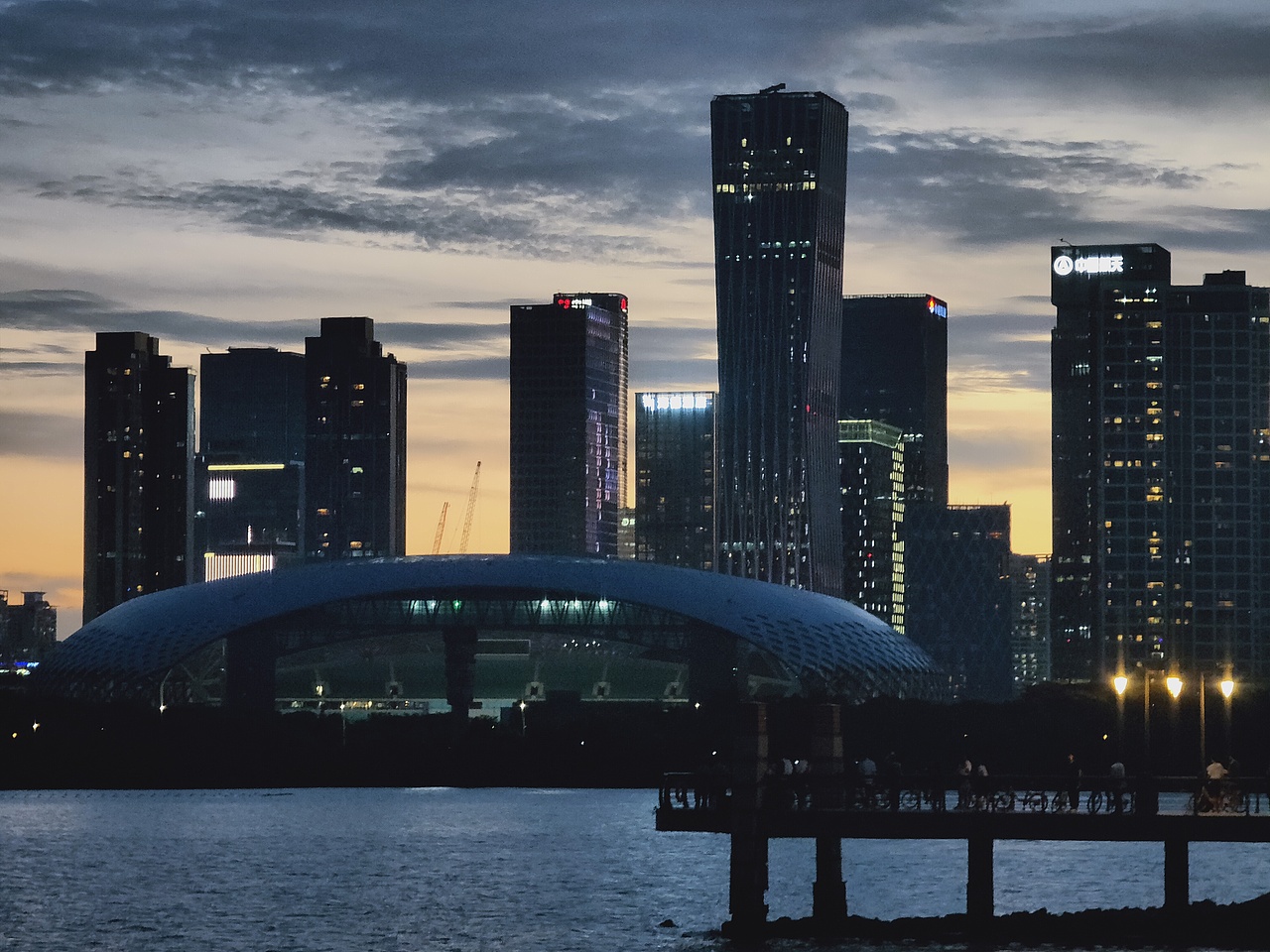 手机摄影—下班路上（图ZMzA2OTM4MDg4） - 风光摄影 - 站酷设计师凌晨4点多原创素材 - 站酷ZCOOL